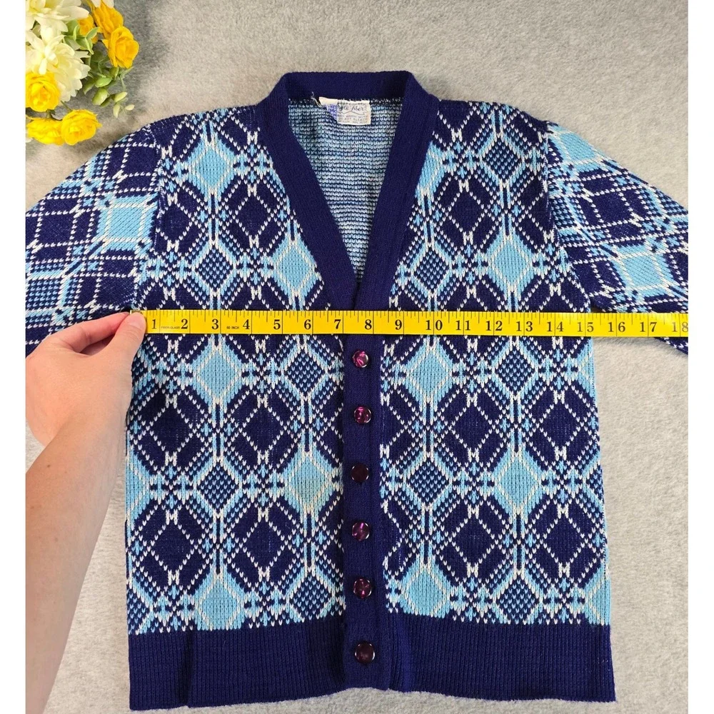 Vintage 70s Girls Blue Purple Argyle Knit Button Front Cardigan Sweater Medium